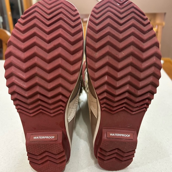 SOREL boots - Picture 5 of 8